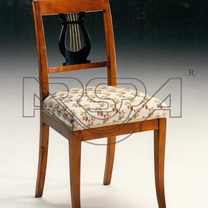 Sedia con arpa 47
